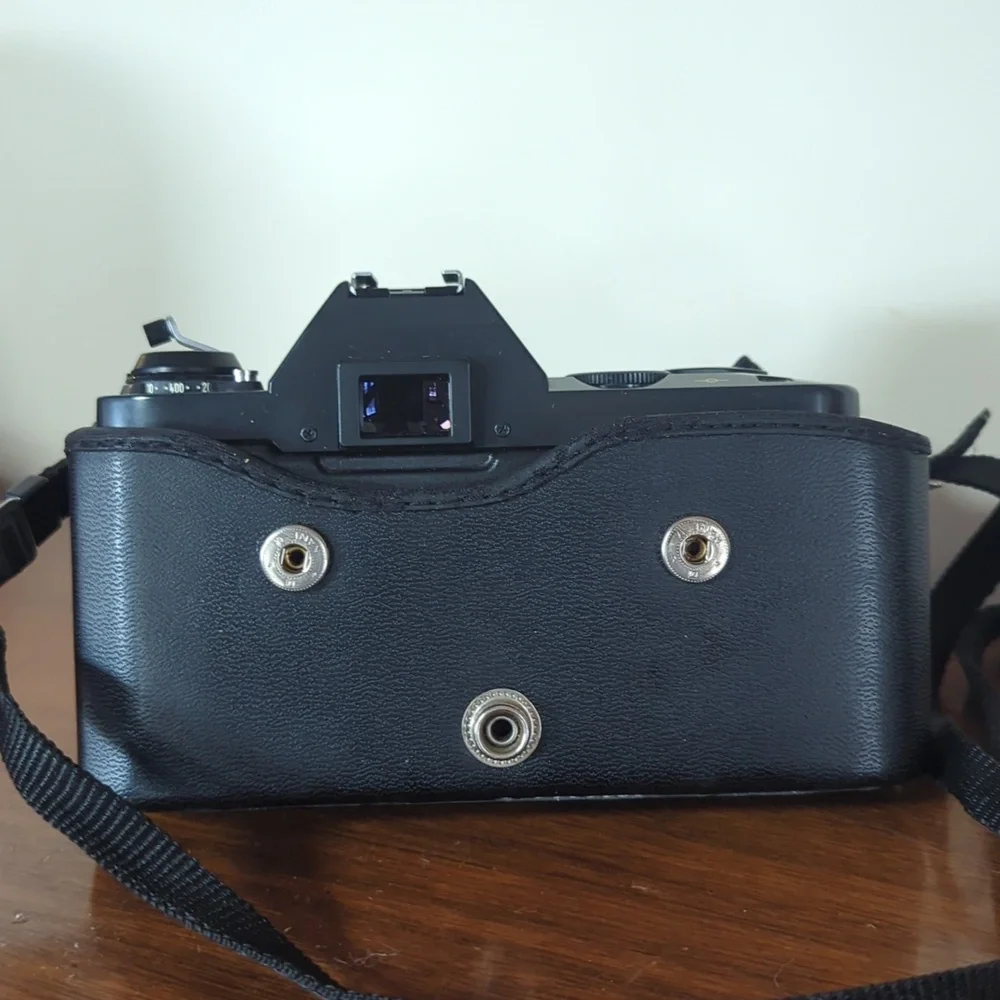 Vintage Canon T50 35mm SLR with Flash and Carrying Case